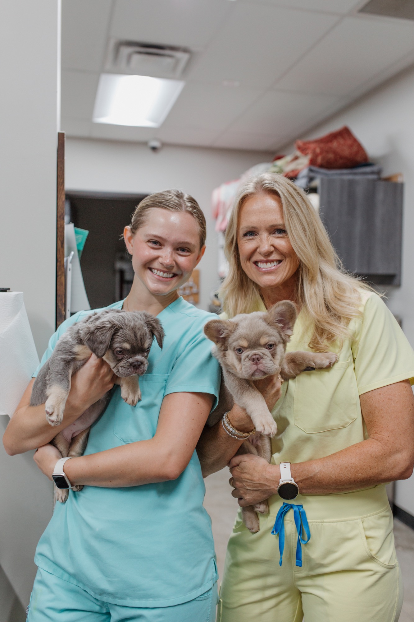 Encino Park Veterinary Clinic team and patient photography