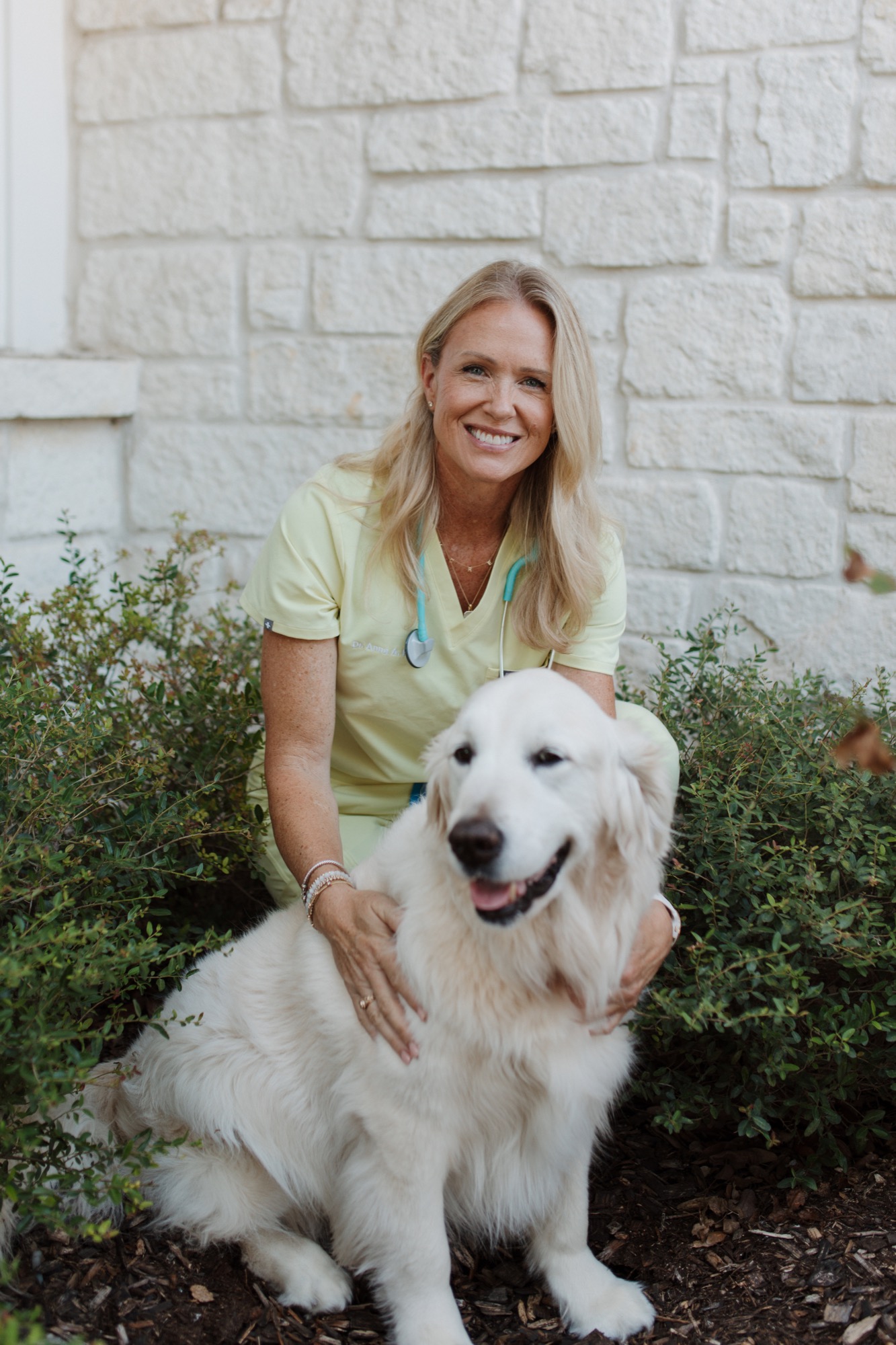 Encino Park Veterinary Clinic team and patient photography